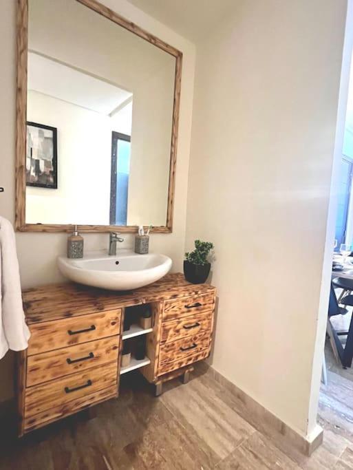Ocean View Sunset Apartment In The Heart Of Рабат Екстериор снимка
