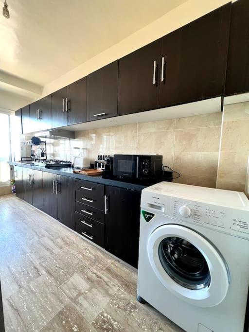 Ocean View Sunset Apartment In The Heart Of Рабат Екстериор снимка